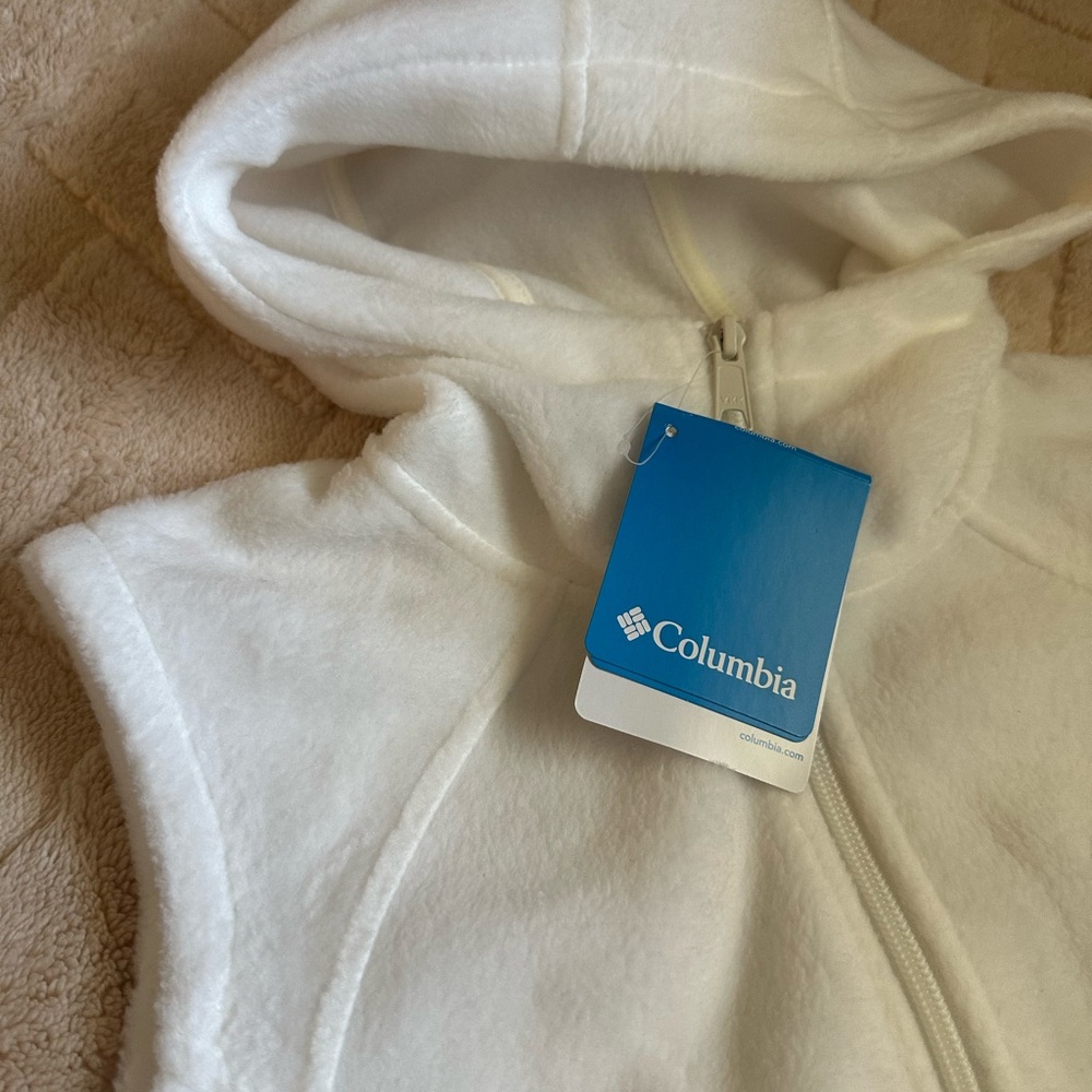 Columbia Hooded Vest - Picture 2 of 5